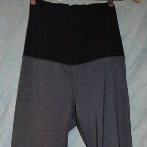 Ingrid & Isabel Leggings w/ crossover panel- Small